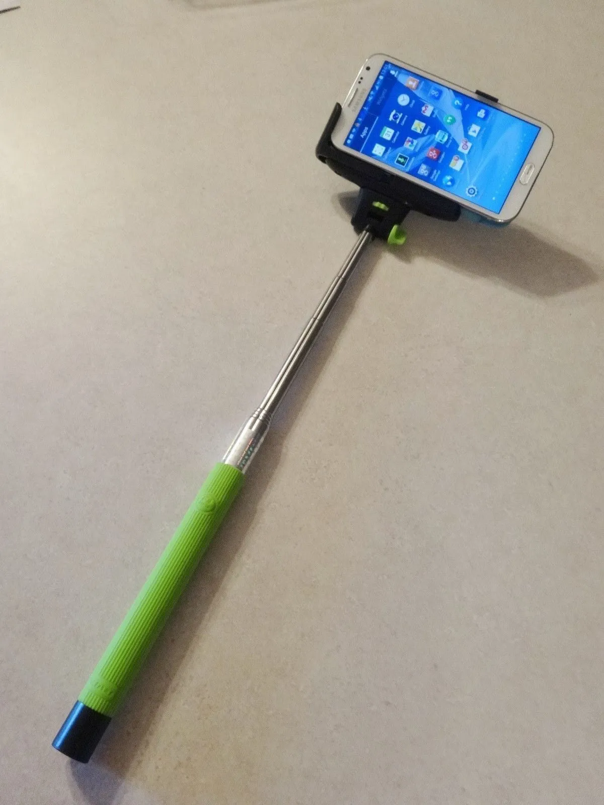 Built in Bluetooth Extendable Selfie Stick Monopod Holder Multi Available - Green