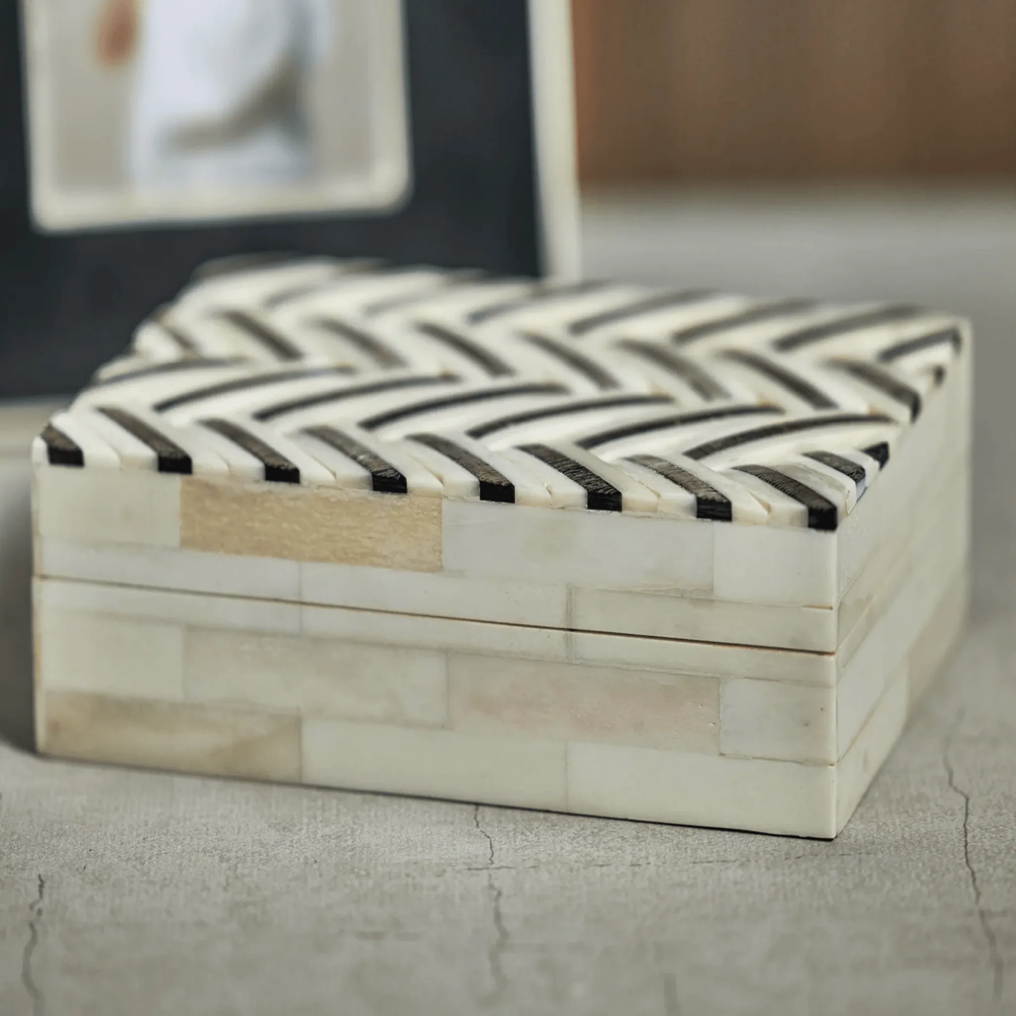 Capuchin Ivory Bone & Shagrin Braided Box - Brown and White