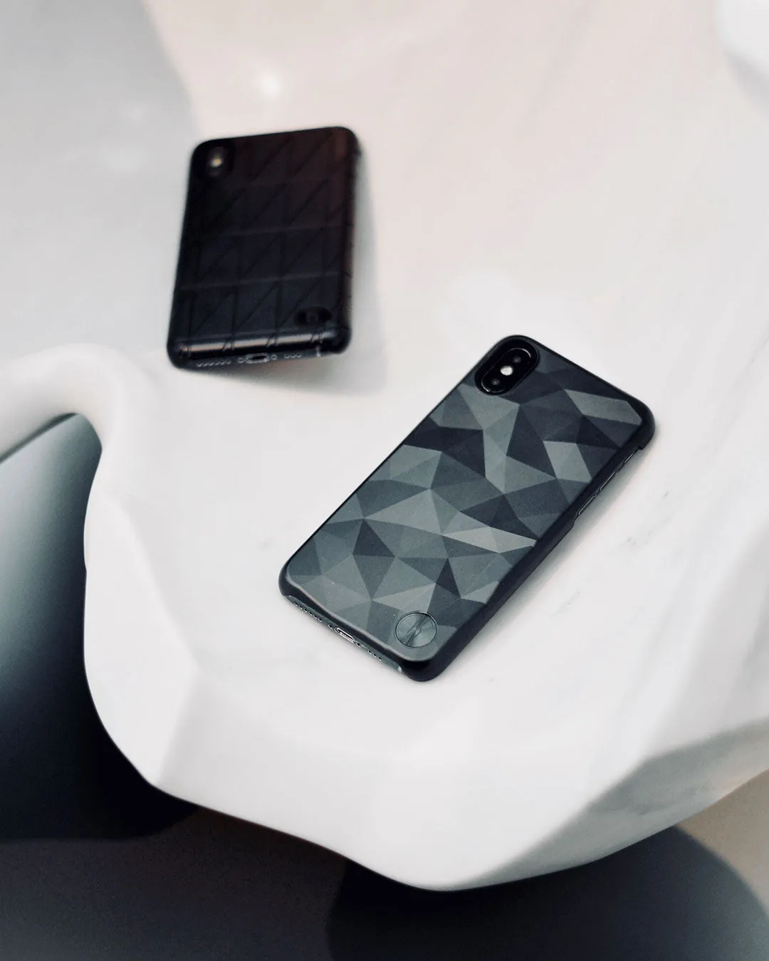 Holdit Style Phone Case for iPhone 11/XR Tokyo Series - Lush Black