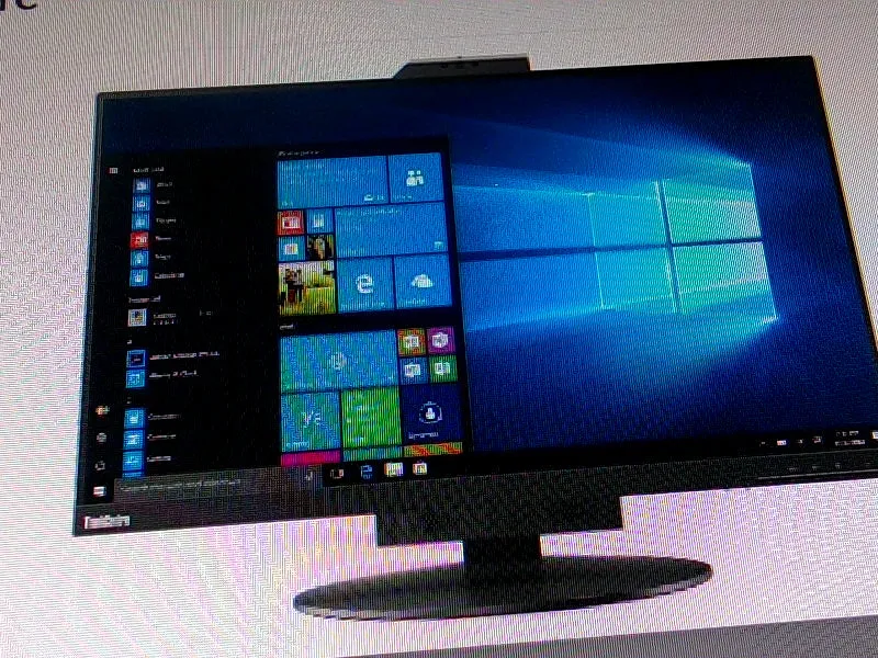 Lenovo ThinkCentre Tiny-in-One 27-Inch Monitor with Webcam