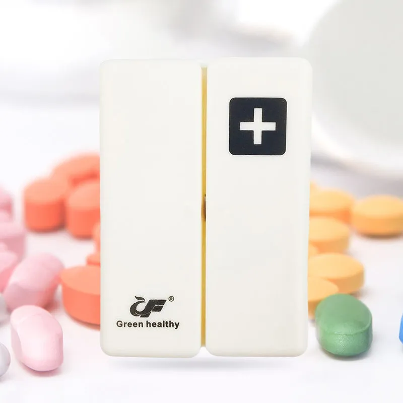 Magnetic pill box with 7 compartments - travel friendly