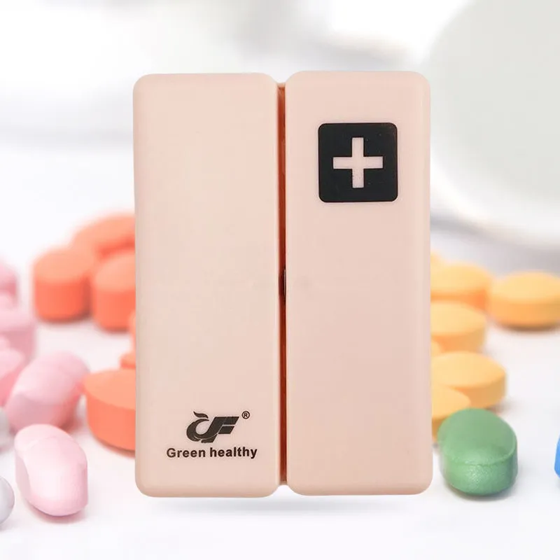 Magnetic pill box with 7 compartments - travel friendly