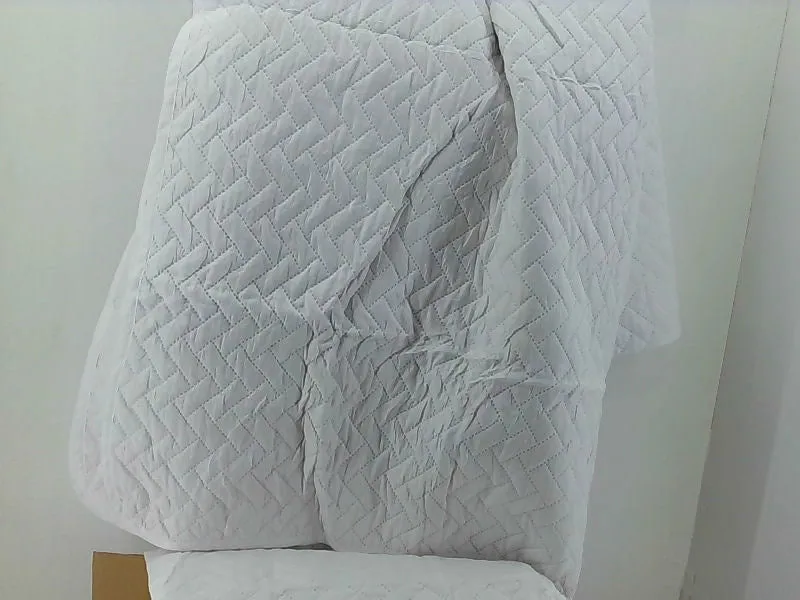 Maple & Stone Quilted White Blanket 90 x 96 Inch