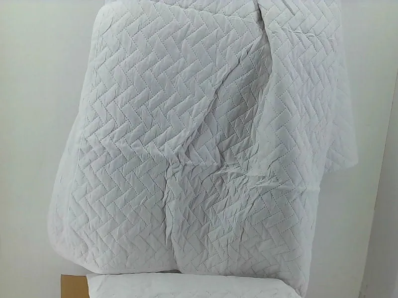 Maple & Stone Quilted White Blanket 90 x 96 Inch