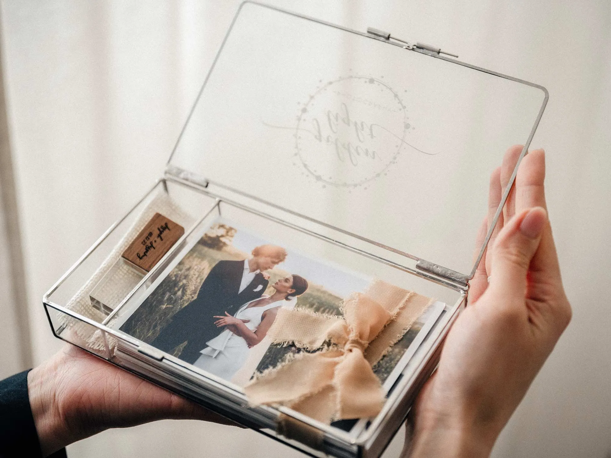 Premium Glass Photo Box with Wood Crystal USB Drive for Wedding Photo